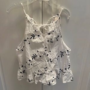 Caution to the wind Flowery Top Size Medium